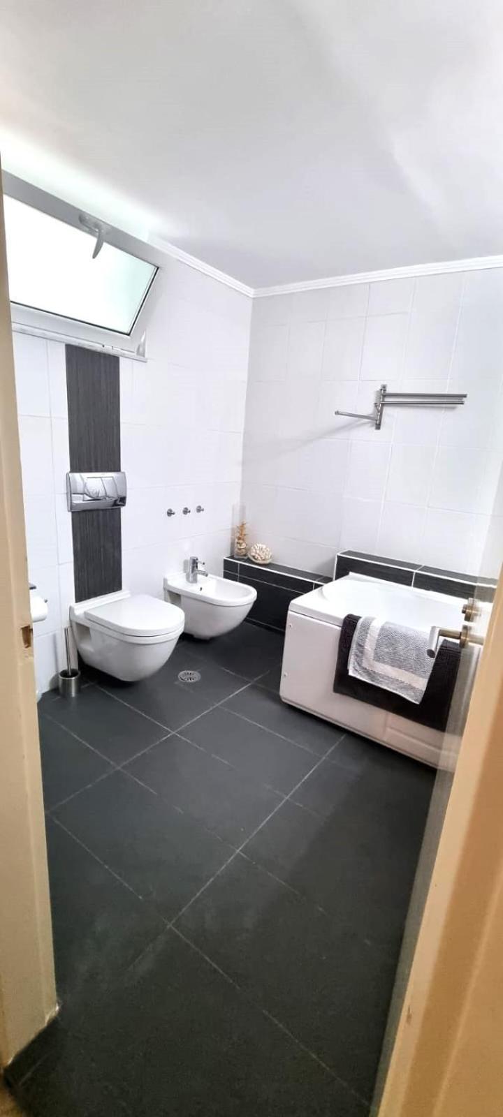 Asimelia Luxury Apartment Heraklion  Bagian luar foto